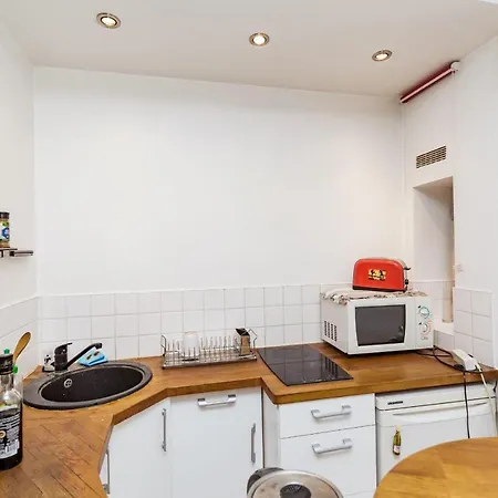 Bright Studio Near Canal Saint-martin * Paris